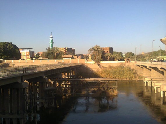 نهر النيل ممتداً فى قري محافظة أسيوط 
