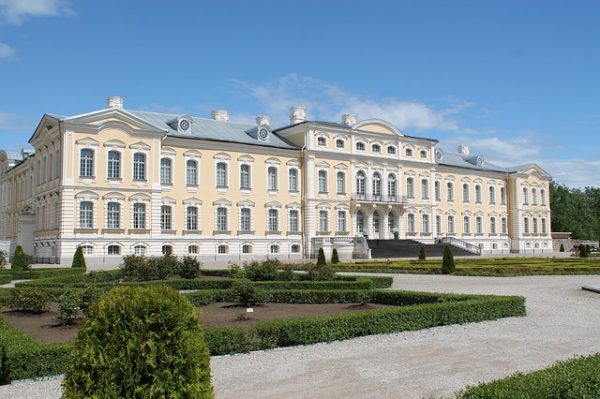 قصر راندال في لاتفيا
