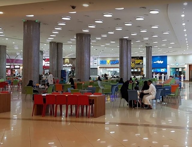 مطاعم عزيز مول
