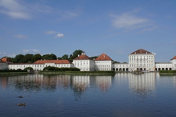 قصر نيمفينبورغ Schloss Nymphenburg