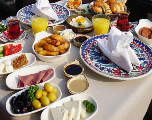 مطاعم  فندق سورا ديزاين الفاتح